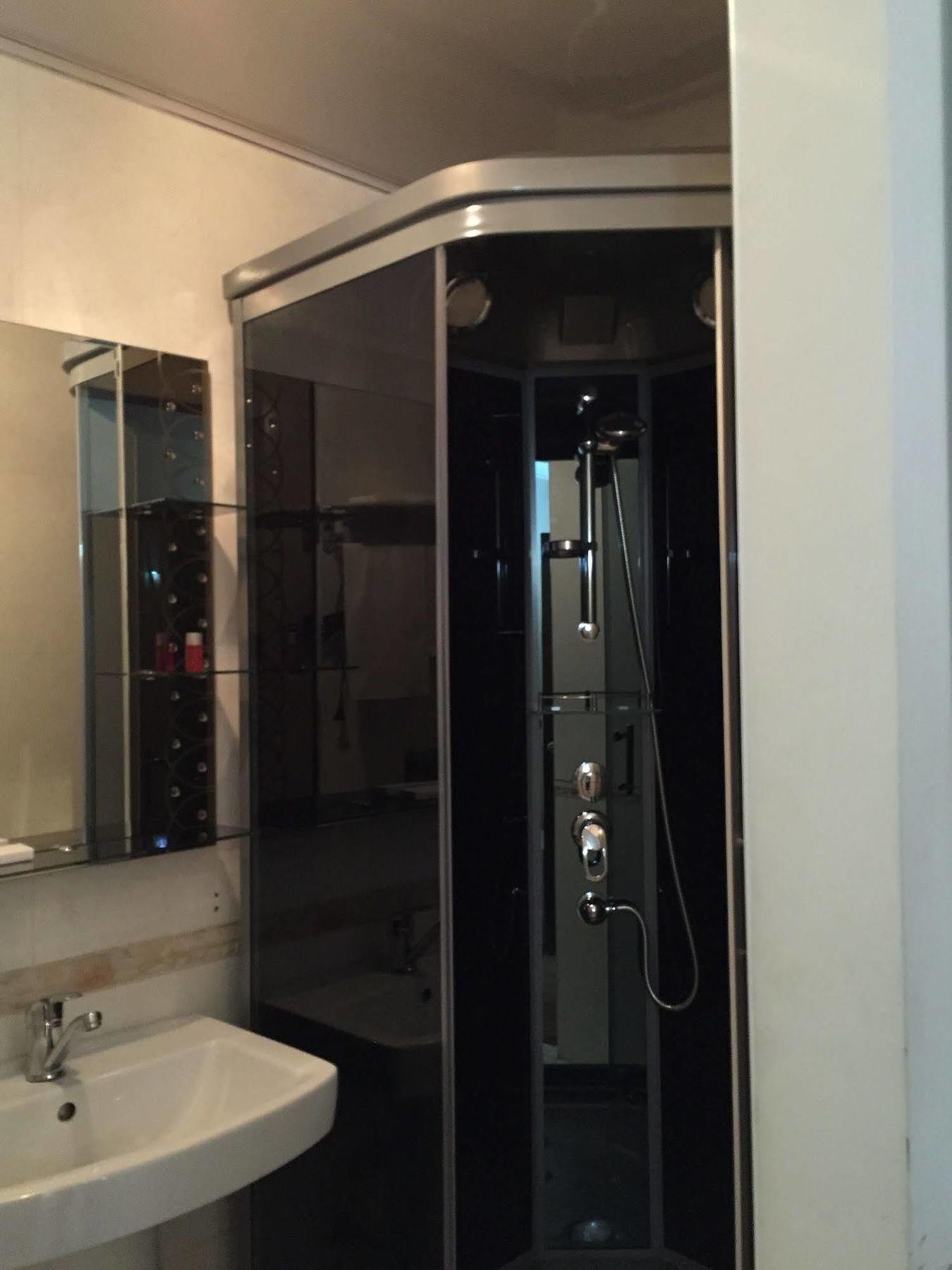Rise Hotel Almaty Luaran gambar